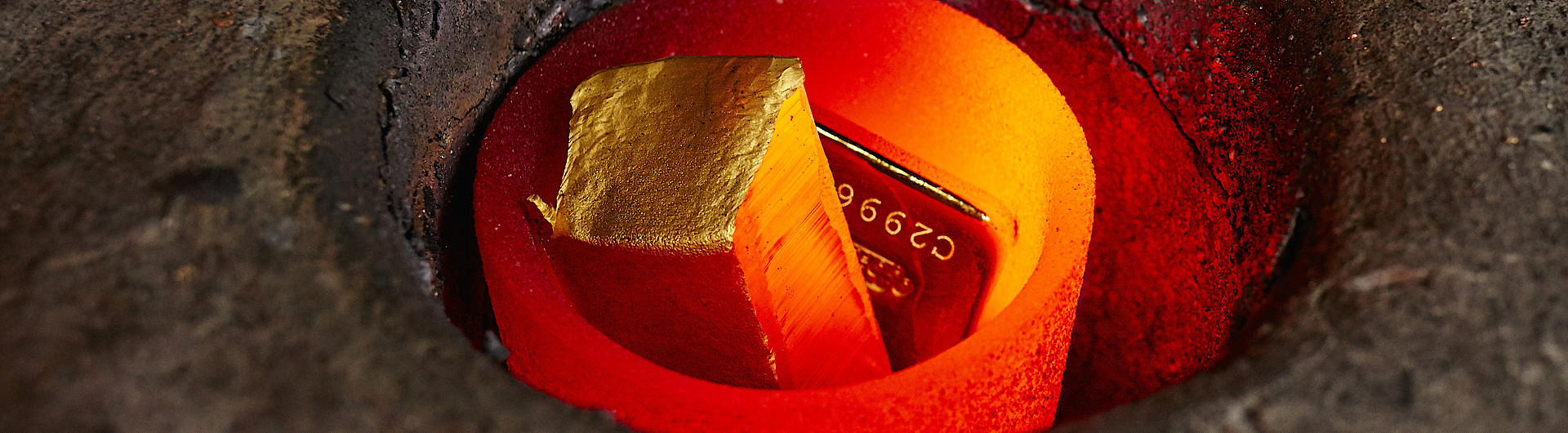 Casting - Cendres+Métaux Luxury+Industry Mood picture for Casting, Gold that melts